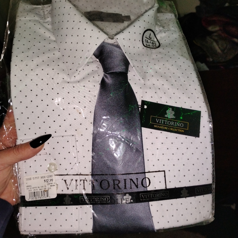 Clothing x large white coller